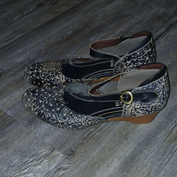 L'Artiste Spring Step black and tan cutout wooden wedge heel shoes Sz 41 - Picture 3 of 9